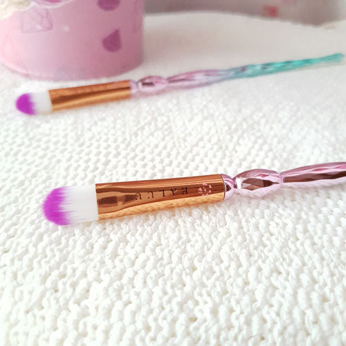 Bubble Gump Brush - wide flat eye brush